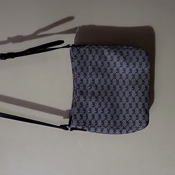 Purse - Picture 2 of 7